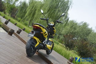 行駛在道路上的大黃蜂 愛瑪小瑪a3電動(dòng)車評(píng)測(cè)