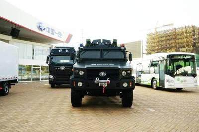 給大家展示一下社會治安防控利器--防爆車!